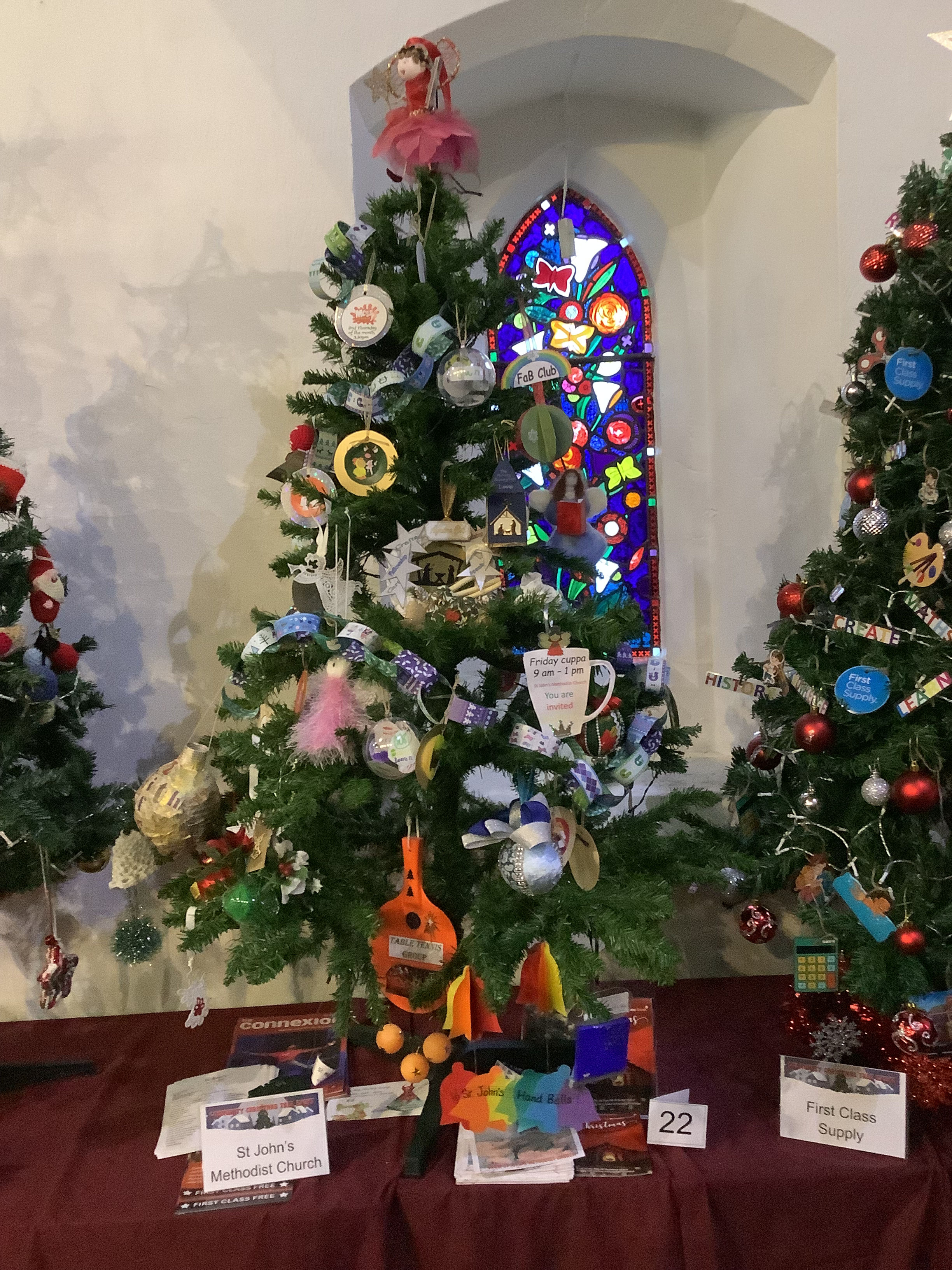 Christmas Tree 104.jpg (76000 bytes)